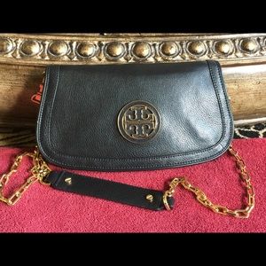 Tory Burch Amanda Logo Clutch
